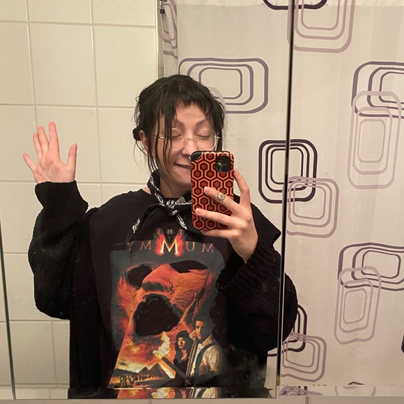 meet your posher, Nena 🐝💫 - Picture 4 of 4